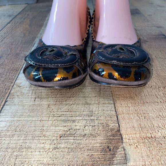 Bernardo animal Print Size 8M Folding, Elastic Fit ballet flats - Picture 14 of 14